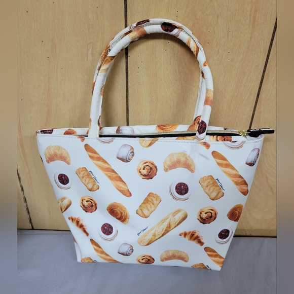 Betsey Johnson Love At First Bite Insulated Lunch Tote - Picture 2 of 7